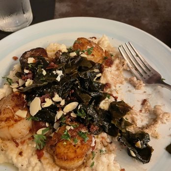 Edgewater 122 - Sea scallops - Salad Near Me - Southport, North Carolina