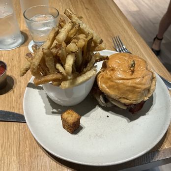 Moxies - Loaded burger - Lounges Near Me - Miami, Florida
