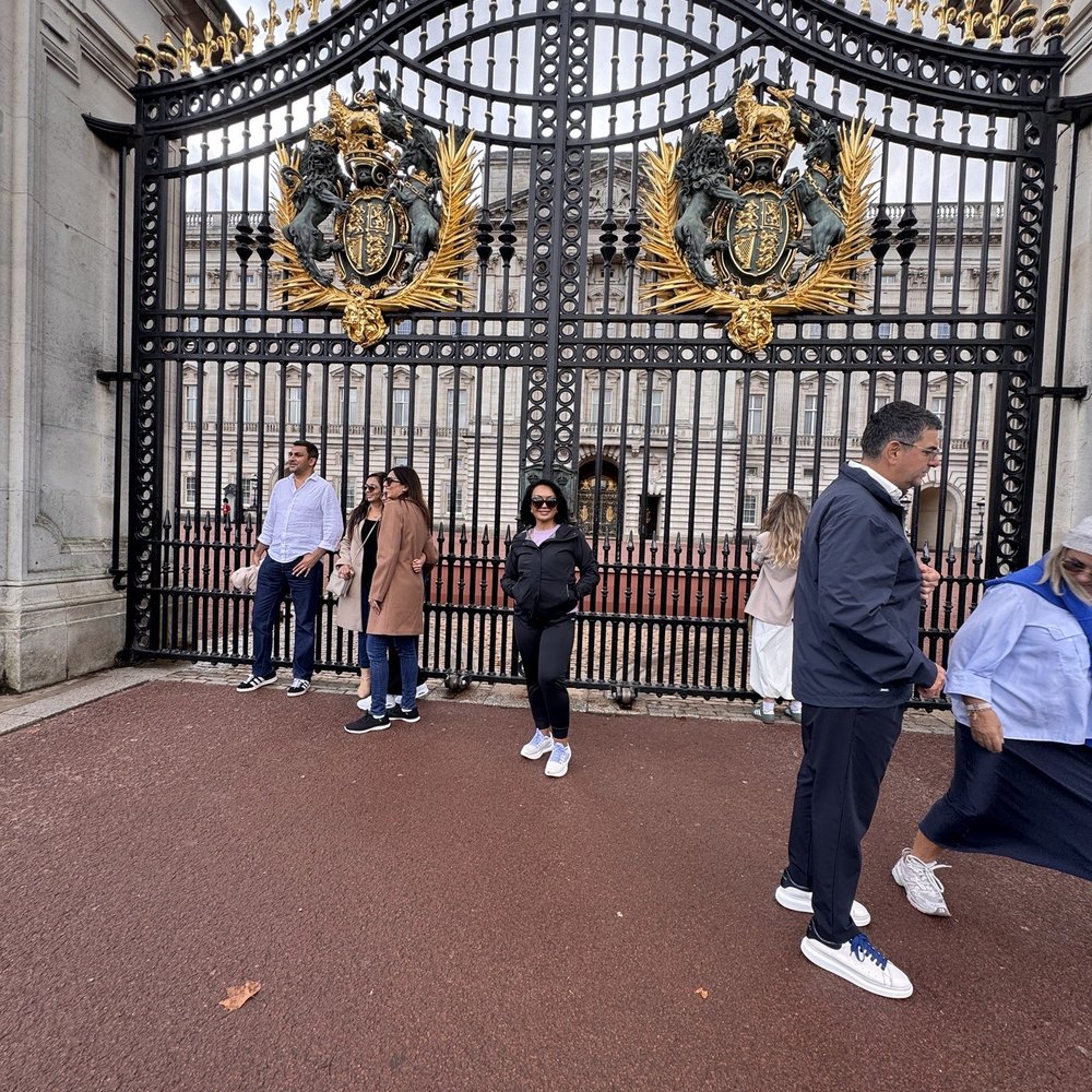 Buckingham Palace - Landmarks & Historical Buildings Near Me - London, XGL