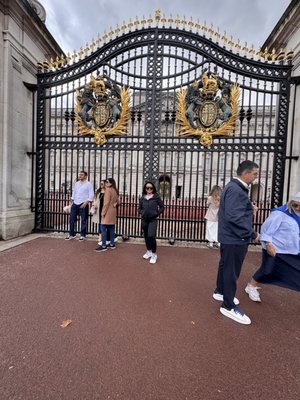 Buckingham Palace by null