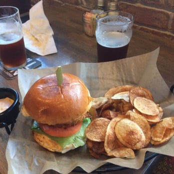 Full On Craft Eats & Drinks - Crab cake - Bars Near Me - Rockville, Maryland