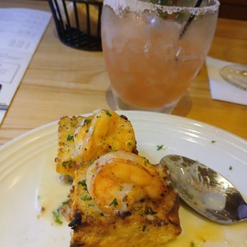 Carrabba's Italian Grill - Blood orange margarita yummy shrimp focaccia bites yummy - Italian Near Me - Orlando, Florida Carrabba's Italian Grill - Blood orange margarita yummy shrimp focaccia bites yummy - Italian Near Me - Orlando, Florida