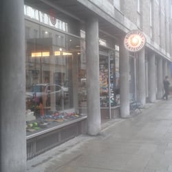 Boneless - Boneless Skateshop von aussen