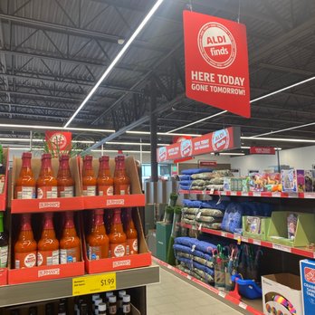 ALDI - the inside of a grocery store - Grocery Near Me - Fargo, North Dakota
