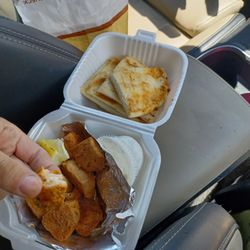 Crown Burgers - Chicken souvlaki, DRY, WEIRD RED SEASONING. NO SOUVLAKI TASTE.