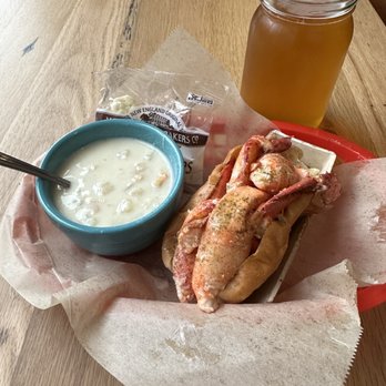 Luke's Lobster - Lobster roll, lobster bisque and a beer. - Seafood Near Me - Seattle, Washington Luke's Lobster - Lobster roll, lobster bisque and a beer. - Seafood Near Me - Seattle, Washington