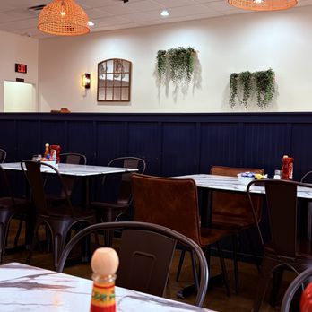 Sunny Day Cafe - Indoor Seating - Breakfast & Brunch Near Me - Carmel, Indiana Sunny Day Cafe - Indoor Seating - Breakfast & Brunch Near Me - Carmel, Indiana