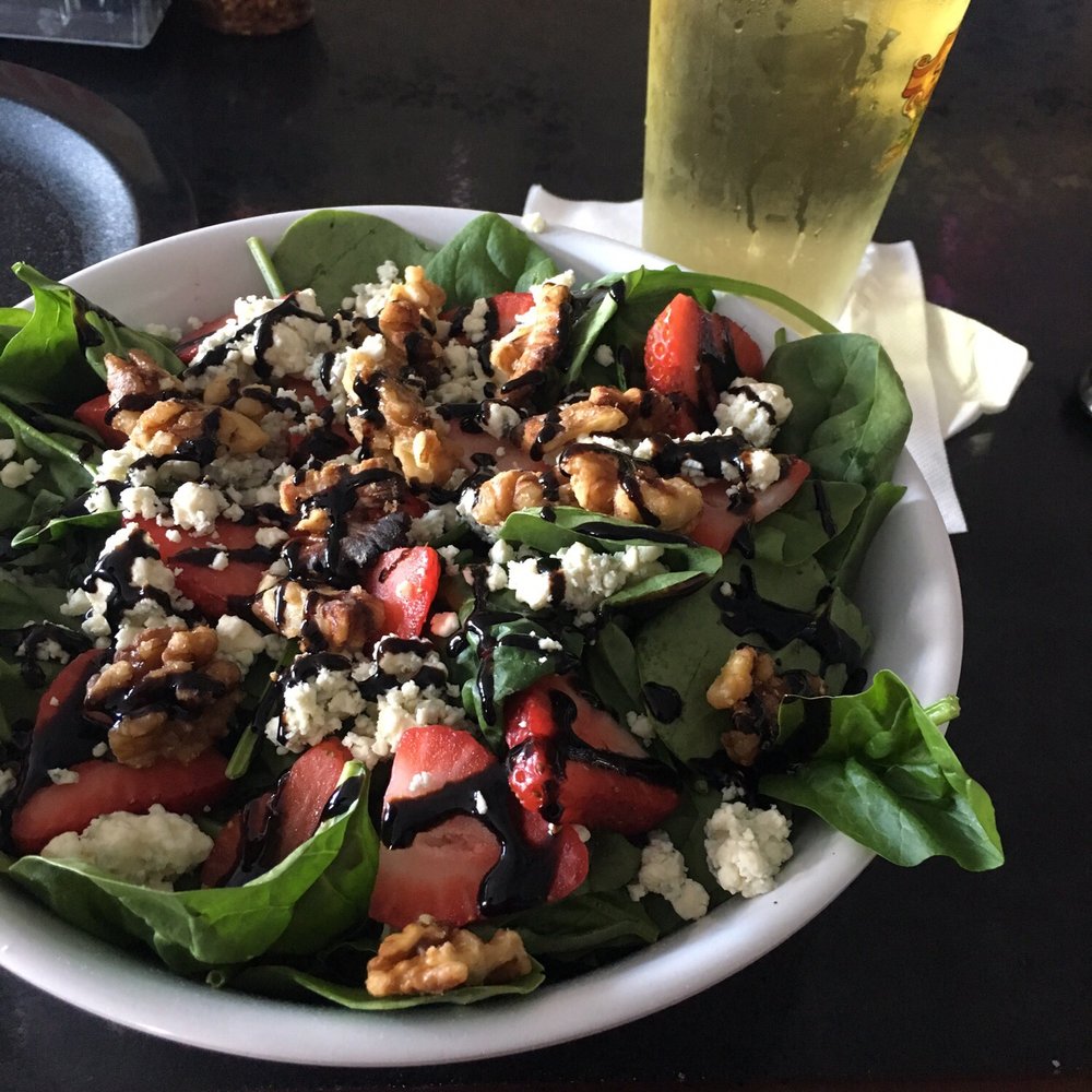 3 Rivers 6 Pack & Eatery - Strawberry salad with spinach, Gorgonzola, walnuts, and balsamic drizzle - Pizza Near Me - Delmont, Pennsylvania