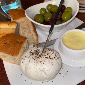 Idle Hour Winery & Kitchen - Burrata cheese - Wineries Near Me - Oakhurst, California
