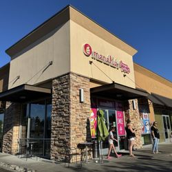 Menchie's Frozen Yogurt - Outside