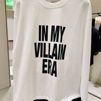 ZARA - ZARA X Disney long sleeved T-shirt! - Women's Clothing Near Me - Las Vegas, Nevada ZARA - ZARA X Disney long sleeved T-shirt! - Women's Clothing Near Me - Las Vegas, Nevada