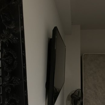 TV-Installer - TV Mounted with Hidden Wires - TV Mounting Near Me TV-Installer - TV Mounted with Hidden Wires - TV Mounting Near Me