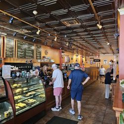 Uncommon Grounds Coffee & Tea - Inside