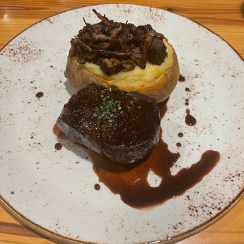 Ella's Table - Filet and potato with mushroom and burnt ends - New American Near Me - Fayetteville, Arkansas Ella's Table - Filet and potato with mushroom and burnt ends - New American Near Me - Fayetteville, Arkansas