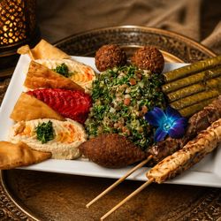 Habibi Tah - Mix beef and chicken platter
