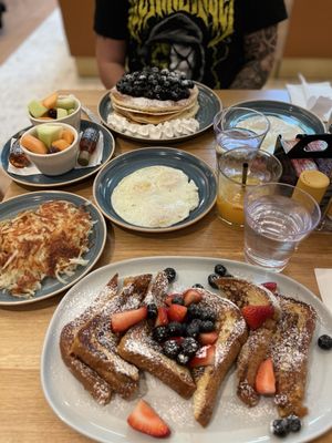 Carnegie Diner & Cafe by null