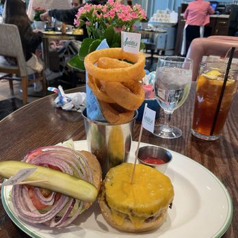 Sadelle's - Cheeseburger - Breakfast & Brunch Near Me - Las Vegas, Nevada Sadelle's - Cheeseburger - Breakfast & Brunch Near Me - Las Vegas, Nevada