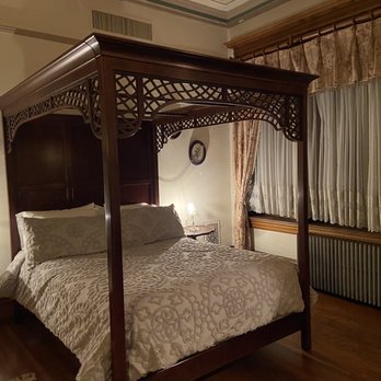 The Gables at Stirling Guest Hotel - Beautiful design - Bed & Breakfast Near Me - Reading, Pennsylvania