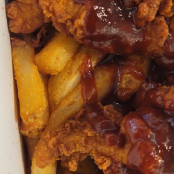 Melt Shop - Sweet BBQ Chicken Tenders & French Fries - Salad Near Me - Garden City, New York Melt Shop - Sweet BBQ Chicken Tenders & French Fries - Salad Near Me - Garden City, New York
