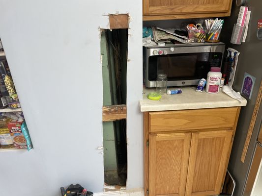 RH Plumbing and Drains Logo