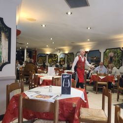 Giuliano's - Inside table