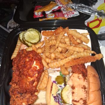 Dave's Hot Chicken - Chicken Shop Near Me - Sacramento, California