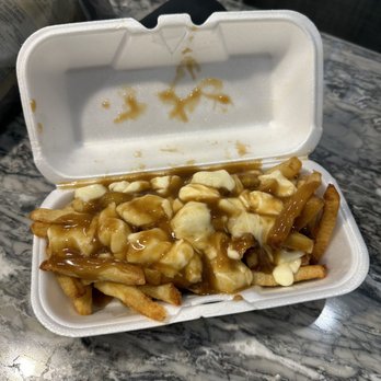 Nikos Place - Poutine - Canadian (New) Near Me - Niagara Falls, Ontario