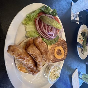Nantucket Grill - Chapel Hill - Fish Sandwich - New American Near Me - Chapel Hill, North Carolina