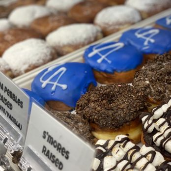 Randy's Donuts - Donuts Near Me - Pasadena, California Randy's Donuts - Donuts Near Me - Pasadena, California