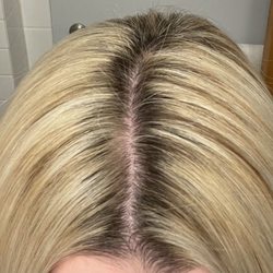 Salon Nova - Untouched roots uneven highlights