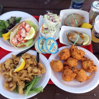 Flo's Clam Shack - Seafood Near Me - Middletown, Rhode Island