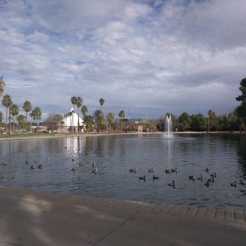 Reid Park Biking/Walking Path - Beautiful duck pond , great for a sunny day of relaxing - Hiking Near Me - Tucson, Arizona