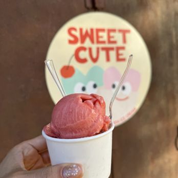 Sweet Cute Ice Cream - Strawberry Lemon Sorbet and Vegan Chocolate Chip (under). Split Scoop - Ice Cream & Frozen Yogurt Near Me - Culver City, California Sweet Cute Ice Cream - Strawberry Lemon Sorbet and Vegan Chocolate Chip (under). Split Scoop - Ice Cream & Frozen Yogurt Near Me - Culver City, California