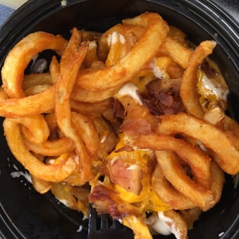 Arby's - Loaded Curly fries - disgusting and small - Fast Food Near Me - Fresh Meadows, New York