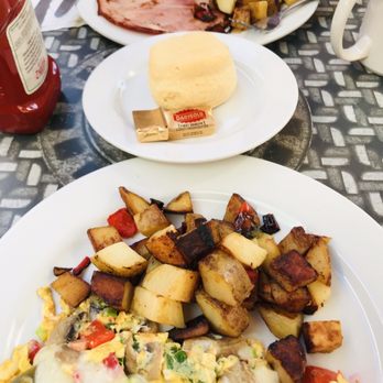 Creekside Garden Cafe - Scrabble and eggs and ham - Breakfast & Brunch Near Me - Cambria, California
