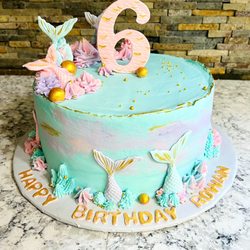 Lisa's Cakes - Chocolate cake with chocolate fudge filling. Sooo moist and tasty.