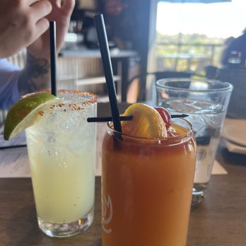 Crawdads on the Lake - Great drinks - but a bit overpriced. - Cajun/Creole Near Me - Folsom, California