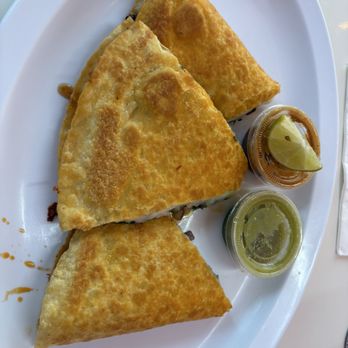 La Mini Birrieria - halal birria quesadilla - Tacos Near Me - Sacramento, California La Mini Birrieria - halal birria quesadilla - Tacos Near Me - Sacramento, California