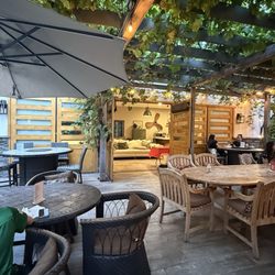 Market Pizza By Drew Butler - A small part of the seating area