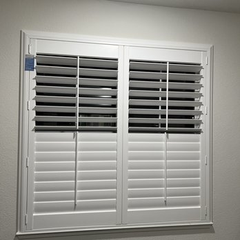 Catalog Blinds - Guest room shutter - Shades & Blinds Near Me - Brentwood, California Catalog Blinds - Guest room shutter - Shades & Blinds Near Me - Brentwood, California