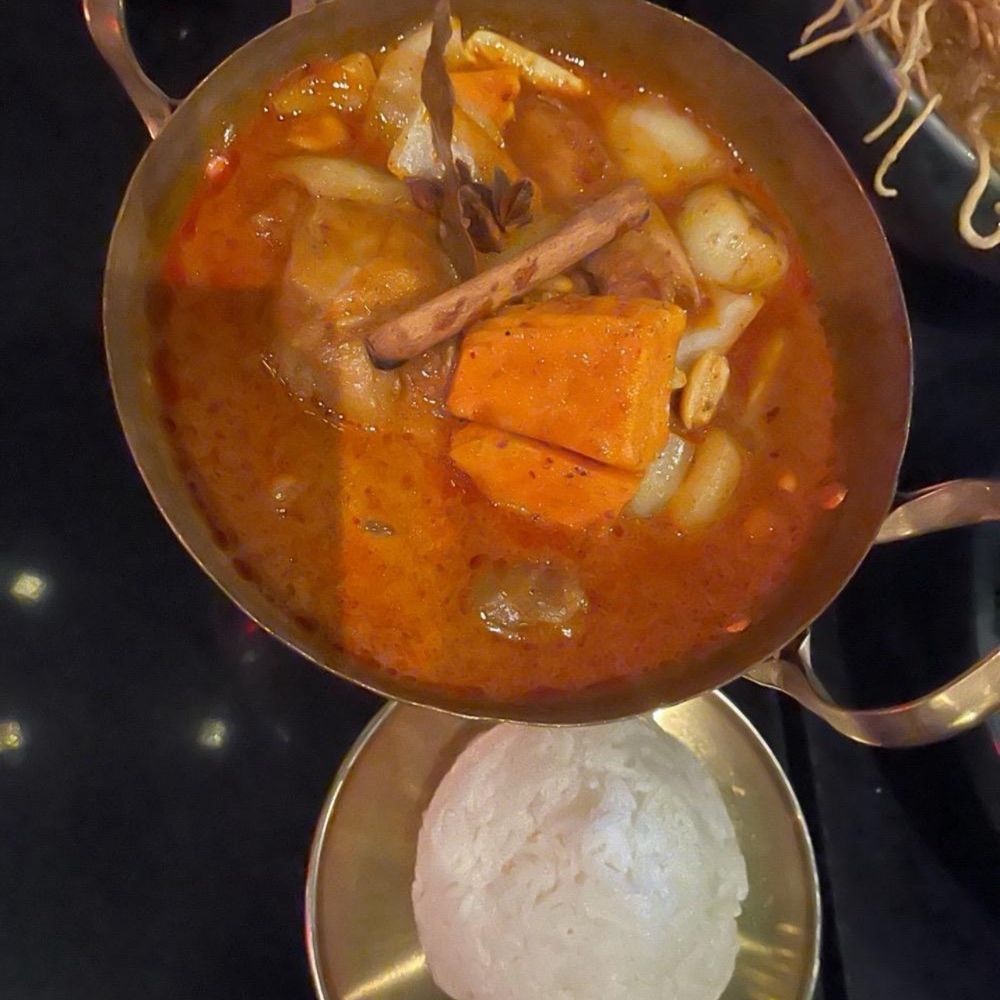 Valla Table - Massaman Curry Chicken Thigh & Drumstick - Thai Near Me - New York, New York Valla Table - Massaman Curry Chicken Thigh & Drumstick - Thai Near Me - New York, New York