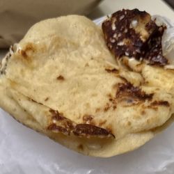 Pupuseria Ester - Pupusa - Frijol con queso