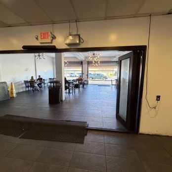 Da Spot - Seating area - Mediterranean Near Me - Honolulu, Hawaii