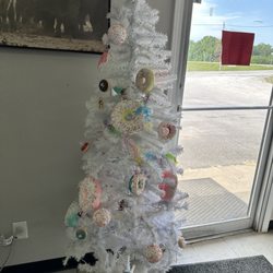 Rainey Sister's - Cute donut tree