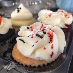Gwendolyn Lee Cakery