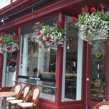 La Maison Smith - the outside of a restaurant - Bakeries Near Me - Montreal, Quebec La Maison Smith - the outside of a restaurant - Bakeries Near Me - Montreal, Quebec