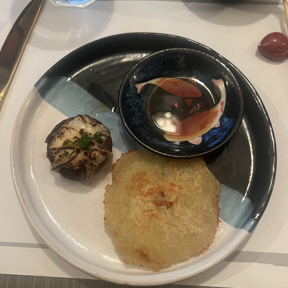 Golden pig - Korean Near Me - Honolulu, Hawaii