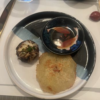 Golden pig - Korean Near Me - Honolulu, Hawaii