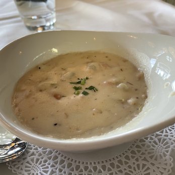 Peohe's - clam chowder bowl - Seafood Near Me - Coronado, California