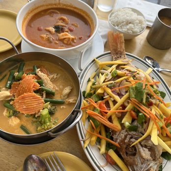 Kin'd - Spicy Creamy Tom-Yum Seafood Soup, Peanut Curry, and Mango Tango Fish - Thai Near Me - Fresh Meadows, New York